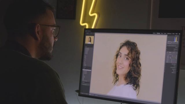 This USB-C Monitor is NUTS! Dell UltraSharp 2k Review | Urdu/Hindi смотреть онлайн