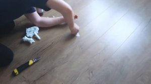Скрипит ламинат? Посмотрите, как нужно сделать