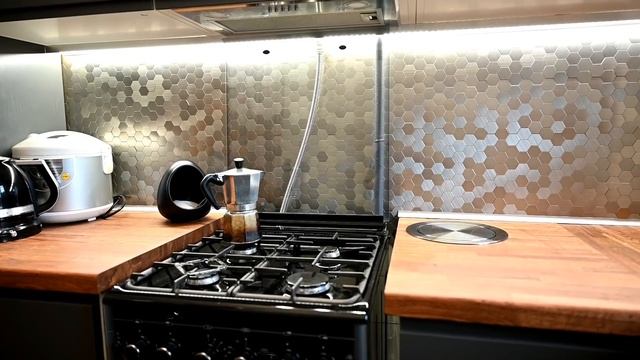 Закончили ремонт на кухне!/ Что стало с деревянной столешницей через год? смотреть онлайн