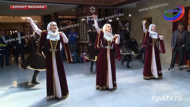 На чемпионат Европы в Дагестан прибыл десант легенд спортивной борьбы России смотреть онлайн