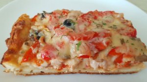 Открытый пирог пицца цыганка готовит. Пицца по - цыгански. Gipsy cuisine.