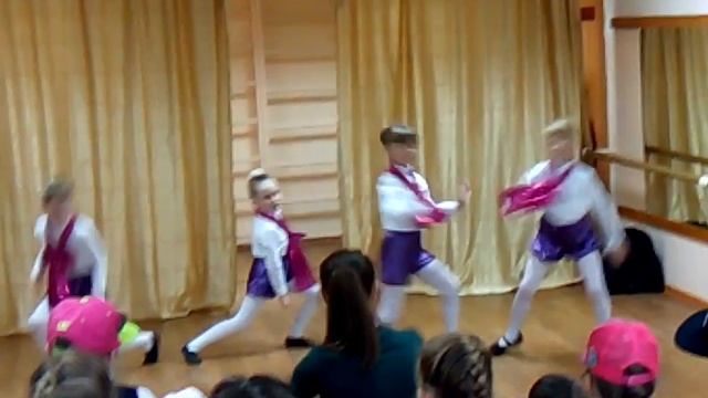 Танец " День профессий смотреть онлайн