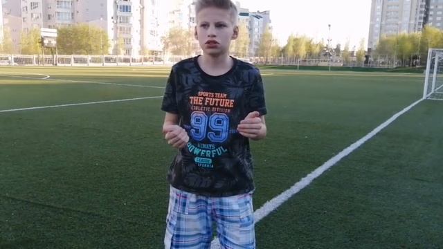 Сравнение бутс за 110 $ Vs 55 $ /какие бутсы лучше для штрафных ударов и т д...