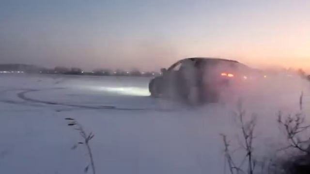 Снежные бублики на Lexus is430 V8 3uz-fe (lexus is250 gse20) смотреть онлайн