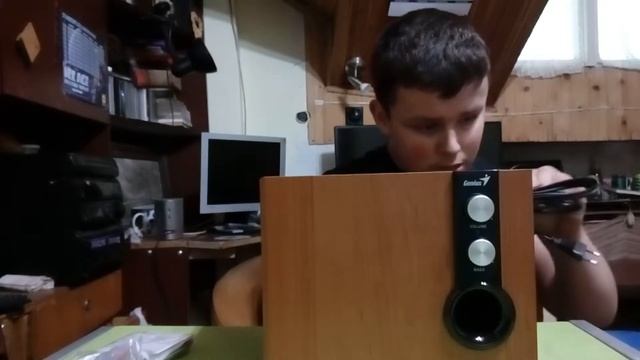 Genius 2.1 Unboxing смотреть онлайн
