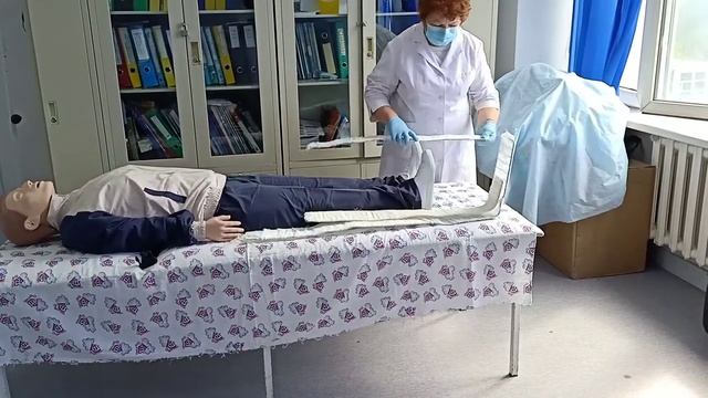Наложение шины Крамера на голень смотреть онлайн