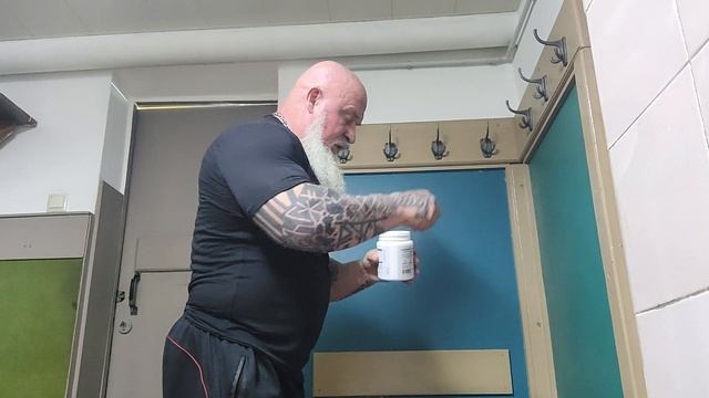 Рассуждения в раздевалке, креатин, тренировки, цитруллин, бетта аланин, газировка, Кока-Кола. смотреть онлайн