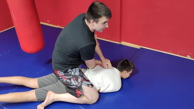 Курс-онлайн по самообороне в учебных заведениях. Урок 3 удушение