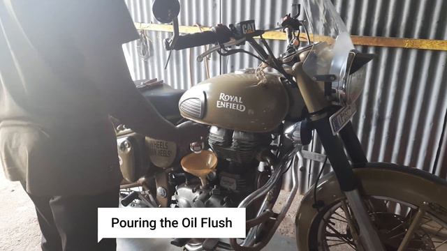 Royal Enfield Classic 500cc|| Desert Storm|| Detailed Servicing Video|| Liqui Moly Performance Pack смотреть онлайн