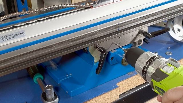 Установка цифровой индикации УЦИ на настольный фрезерный станок Weiss VM25L (1 из 3) смотреть онлайн