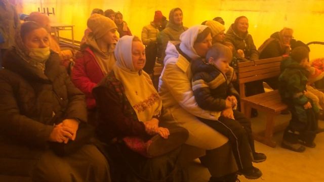 Ансамбль "Веретенце" духовный стих "Соходила Богородица" в храме Св. равноап. князя Владимира смотреть онлайн
