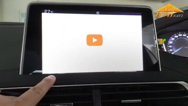 Peugeot 5008 With Otonavi Streaming Mediabox Via Apple CarPlay