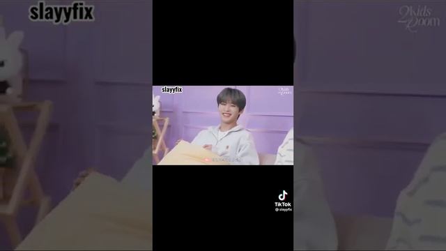 Феликс и Хёнджин прямой эфир ?/смешная озвучка стрэй Кидс смотреть онлайн