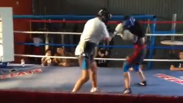 Jackie Nava vs Erik Morales 3 смотреть онлайн