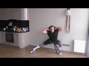 Упражнения на бёдра и ягодицы с резиновыми петлями