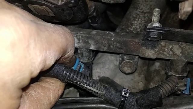 Как снять топливную рампу и форсунки на Авео Т200 смотреть онлайн