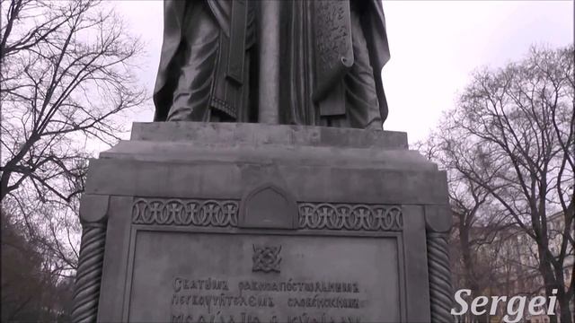 Памятник Мифодию и Кириллу в Москве смотреть онлайн