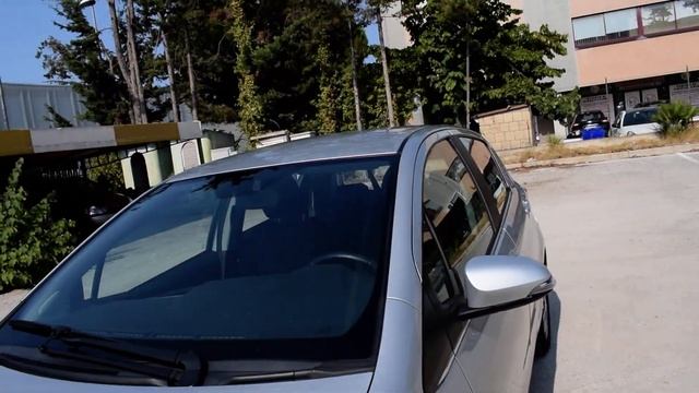 TOYOTA Yaris 1.0 5 porte Active смотреть онлайн