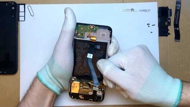 Замена аккумулятора на телефоне Huawei Y6 2019 MRD-LX1F Replacing the battery on the phone смотреть онлайн
