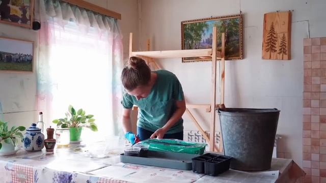 ЖИЗНЬ В УРАЛЬСКОЙ ГЛУБИНКЕ _ ПЕРВОЕ ПОПОЛНЕНИЕ _ СТРОЙКА И ЧЕРНИЧНЫЙ ПИРОГ смотреть онлайн