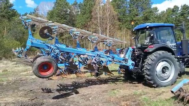 Трактор Lovol 1504 с оборотным плугом Lemken 5 корпусов