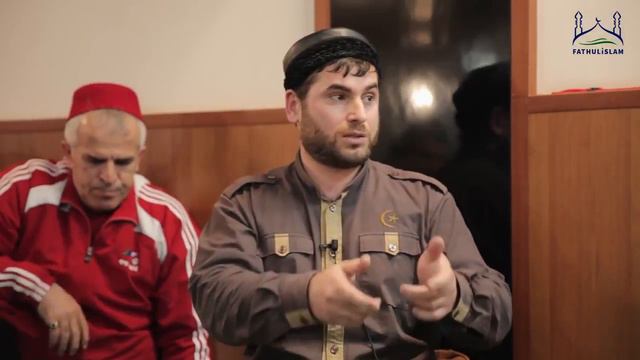 Мухаммад Мухсин Гамзатов в мечети Фатхуль Ислам смотреть онлайн