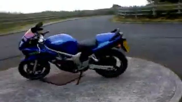 Run around my 1999 suzuki sv650s . смотреть онлайн