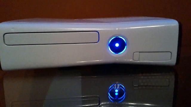 White xbox 360 slim with blue ROL смотреть онлайн