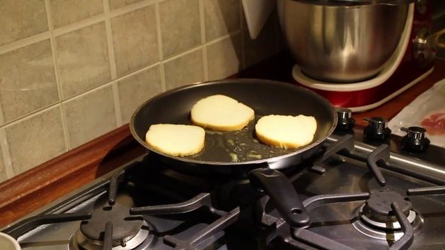 ЖАРЕННЫЙ СЫР С ПАРМСКОЙ ВЕТЧИНОЙ от сайта Mia-Parmigiana.com смотреть онлайн