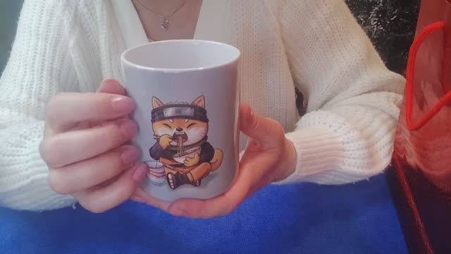 АСМР Распаковываю подарки от дочки. смотреть онлайн