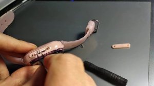 Как вставить сим карту в умные часы GPS