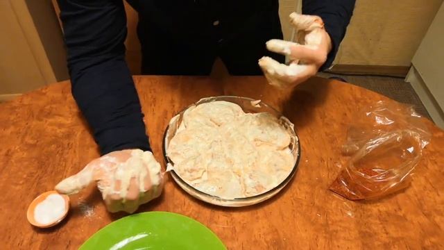 Куриные крылышки! В сметане с сухой аджикой. Запеченные в духовке. смотреть онлайн