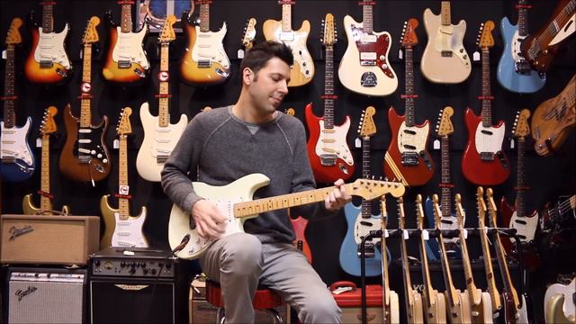 GUITARE COLLECTION presents Fender Stratocaster from 1993 by Jérémie Francblu смотреть онлайн