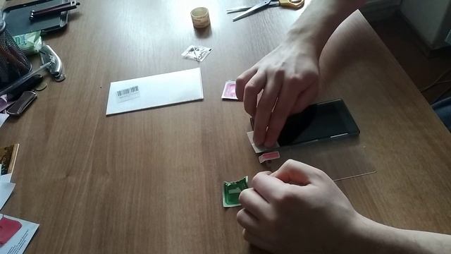 Как наклеить защитное стекло самостоятельно смотреть онлайн