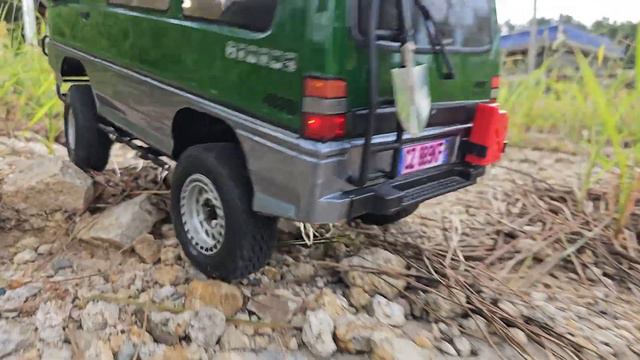 MST CFX DL1 Misubishi Delica L300 Off-Road Rock Crawling - ASMR смотреть онлайн