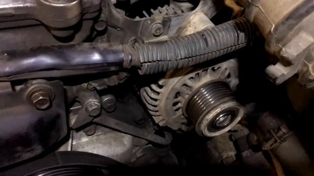 Замена обгонной муфты генератора на Nissan Patrol Y61. ZD30. смотреть онлайн