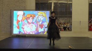 Косплей дефиле-Арви-Уэнсдей Аддамс-Уэнсдей