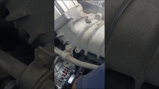 Renault magnum, замена генератора, без опыта... смотреть онлайн
