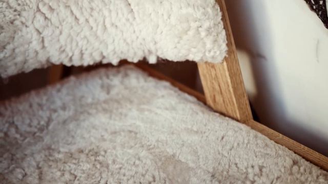 See the iconic Sheepskin Knitting Chair | Designed by Ib Kofod-Larsen in 1951 смотреть онлайн