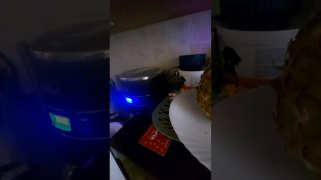 У нас есть колонка салют? смотреть онлайн
