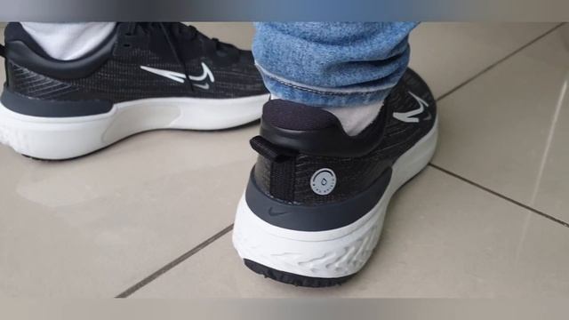 NIKE REACT MILER 2 SHIELD RUNNING SHOES смотреть онлайн