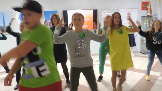 г. Самара/МБОУ Гимназия № 1/День зелёной одежды. смотреть онлайн
