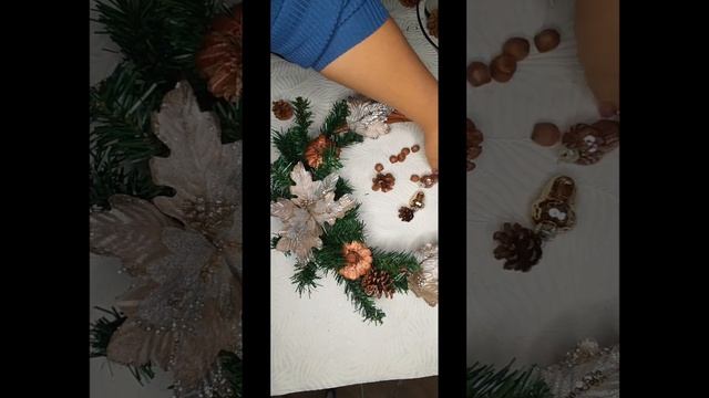 новогодний декор своими руками, Рождественский венок из виноградной лозы и сосновых шишек. смотреть онлайн