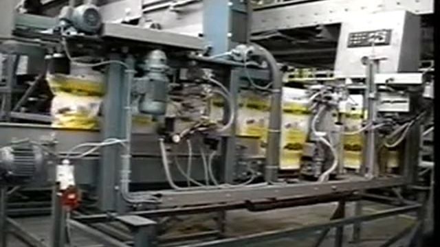 Упаковщик в полиэтиленовые пакеты на рулоне 2000 смотреть онлайн