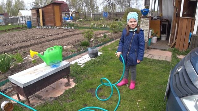 Настя сеяла ГОРОХ и сказала деду, ОХ! Nastya life VLOG 0+ смотреть онлайн