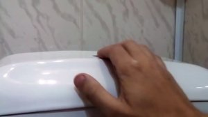 Как снять крышку с бачка унитаза