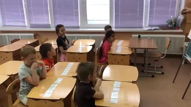 Фрагмент фронтального занятия в старшей группе для детей с ТНР( закрепление гласных звуков) смотреть онлайн