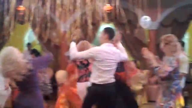 Цыгане на праздник с медведем На хрустальную свадьбу 8 916 702-11-08, Москва смотреть онлайн