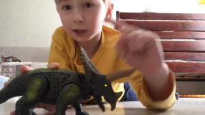 Игрушка Трицератопс