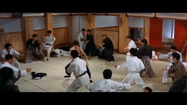 Брюс Ли против японской школы смотреть онлайн